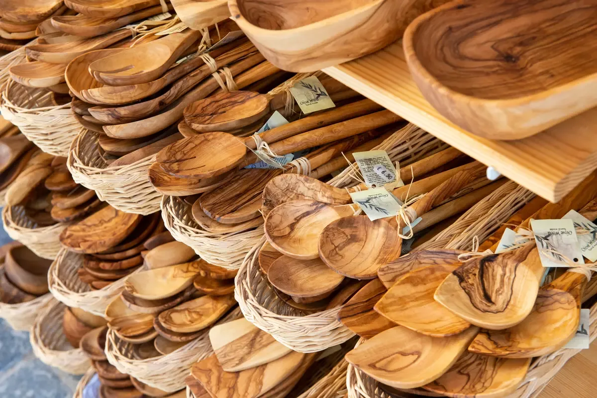 Dense Chemlali olive wood grain
