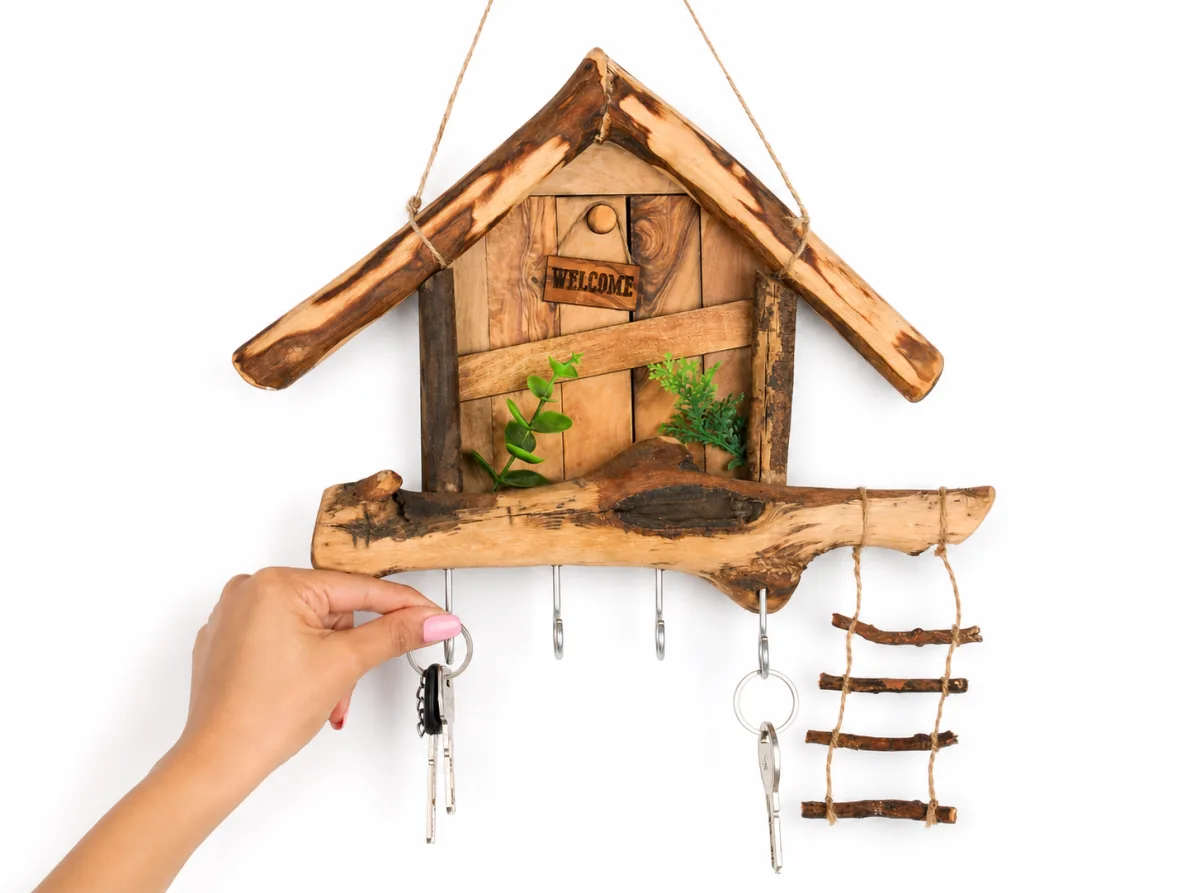 Décoration vintage en bois d’olivier — olive wood