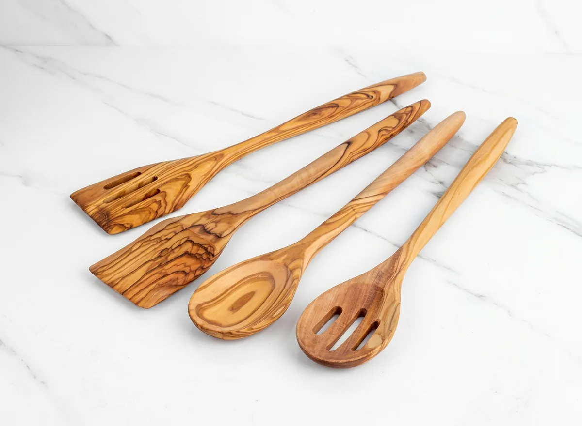 Cuillères et spatules en bois d’olivier — olive wood